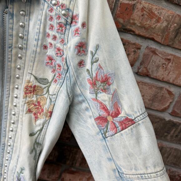 Blank NYC Denim Jacket Medium Embroidered Floral Studded Moto Zip Light Wash - Picture 15 of 16
